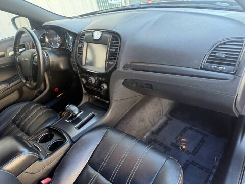 2012 Chrysler 300 S V6