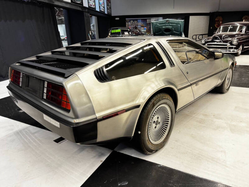 1981 DeLorean DMC-12