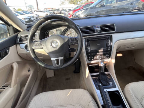 2012 Volkswagen Passat SE PZEV