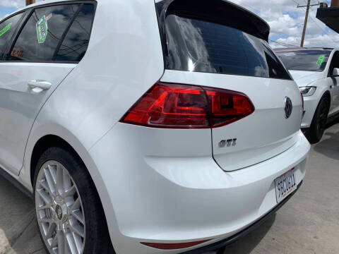 2017 Volkswagen Golf GTI S
