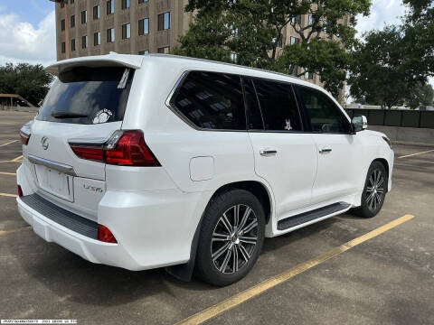2021 Lexus LX 570 Two-Row