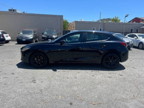 2018 Mazda MAZDA3 Touring