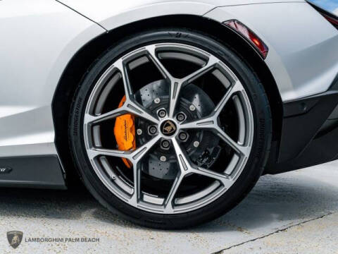 2026 Lamborghini Revuelto