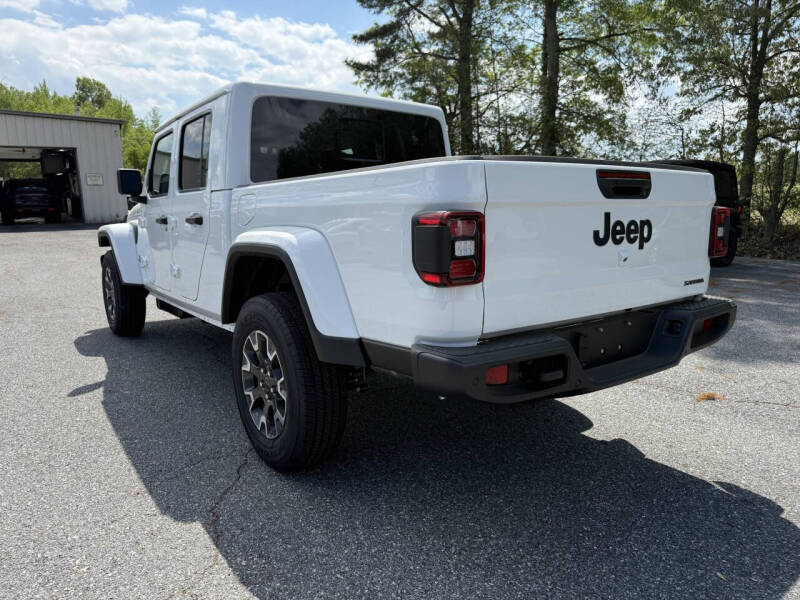2026 Jeep Gladiator Sahara