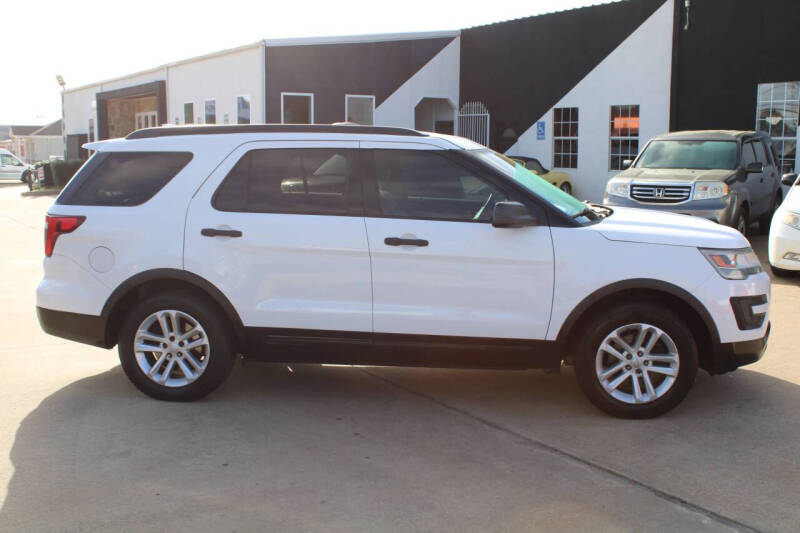 2016 Ford Explorer