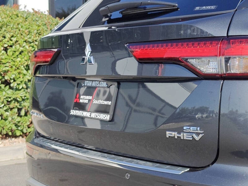 2025 Mitsubishi Outlander PHEV SEL