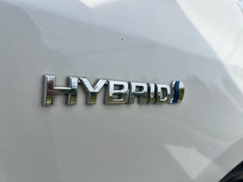 2012 Toyota Prius v Five