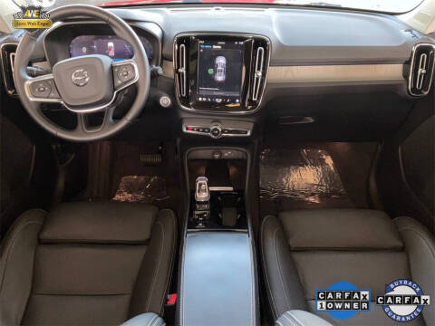 2025 Volvo XC40 B5 Plus Bright Theme