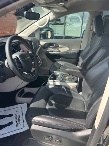 2023 Chrysler Pacifica Touring L