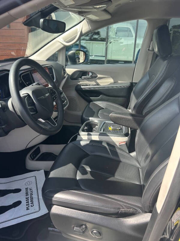 2023 Chrysler Pacifica Touring L