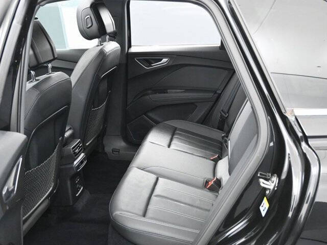 2024 Audi Q4 e-tron quattro Premium 50