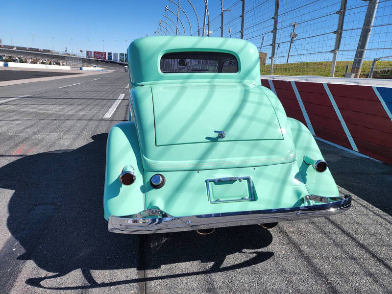 1934 Ford 5 Window