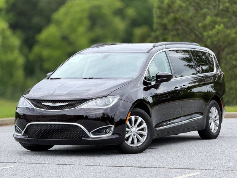 2017 Chrysler Pacifica Touring-L