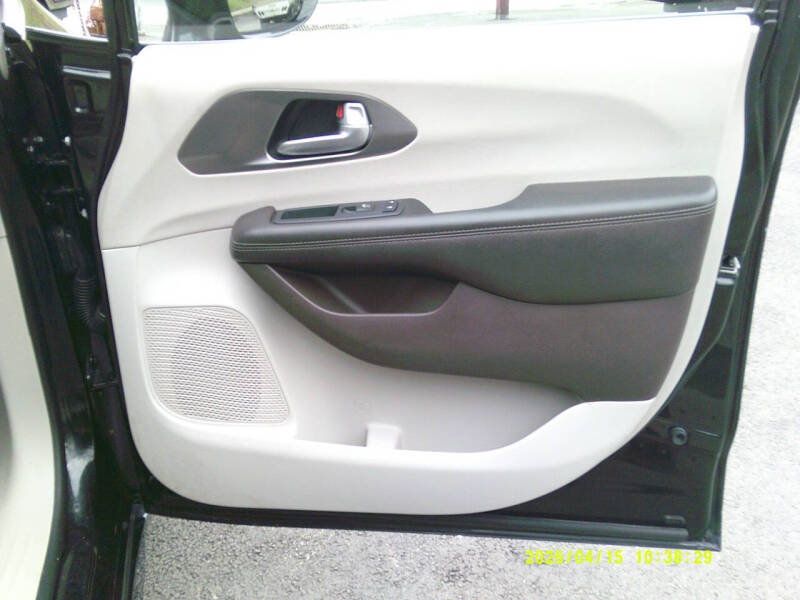 2017 Chrysler Pacifica Touring Plus