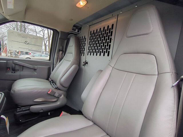 2025 Chevrolet Express 2500