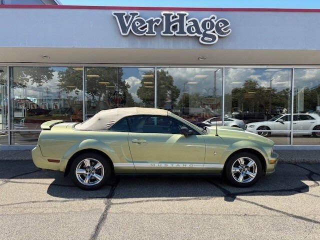 2005 Ford Mustang V6 Premium