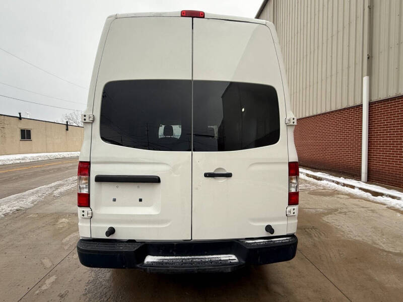 2013 Nissan NV 2500 HD S