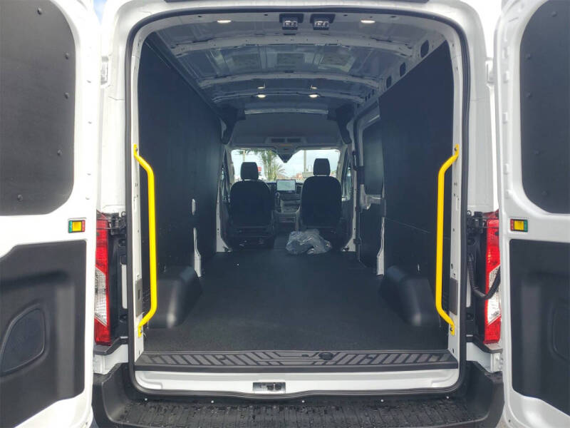 2025 Ford Transit 250