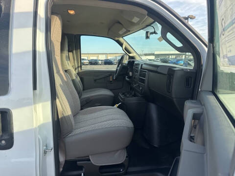 2025 Chevrolet Express 2500