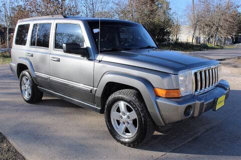 2007 Jeep Commander for sale at ROADSTERS AUTO in Houston TX