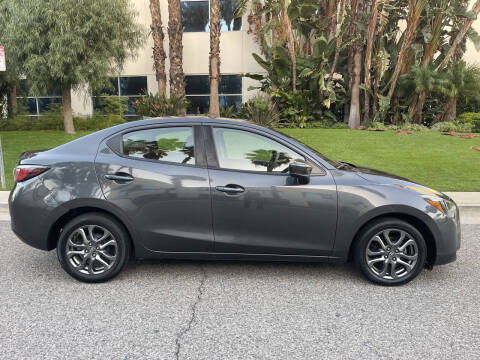 2019 Toyota Yaris XLE