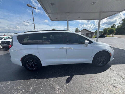 2020 Chrysler Pacifica Touring L