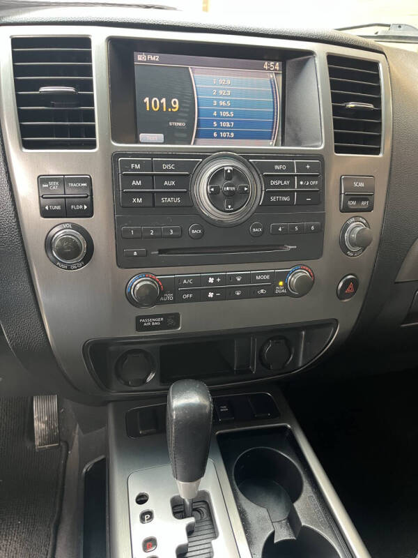 2013 Nissan Armada SV