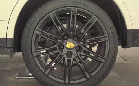 2017 Porsche Cayenne Platinum Edition