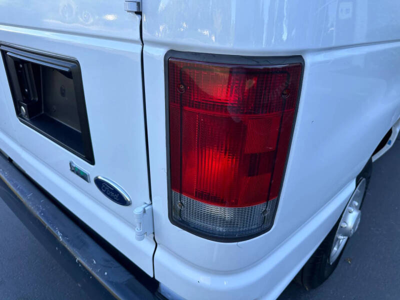 2011 Ford E-Series E-150