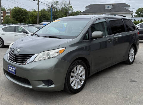 2013 Toyota Sienna LE 7-Passenger