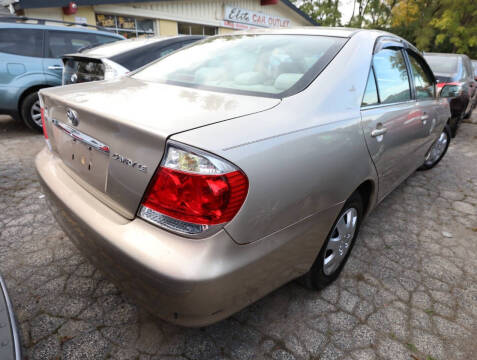 2005 Toyota Camry LE