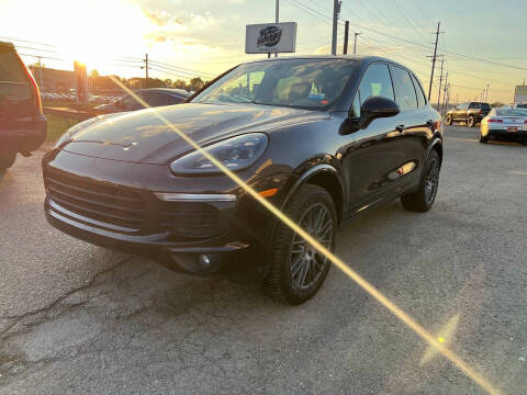 2017 Porsche Cayenne Platinum Edition
