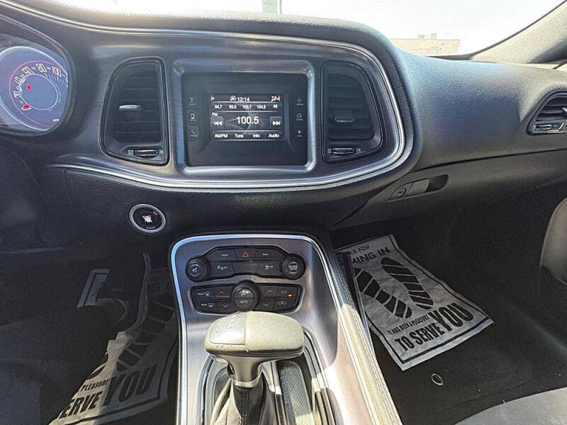2015 Dodge Challenger SXT