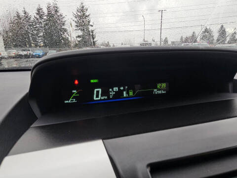 2012 Toyota Prius v Two