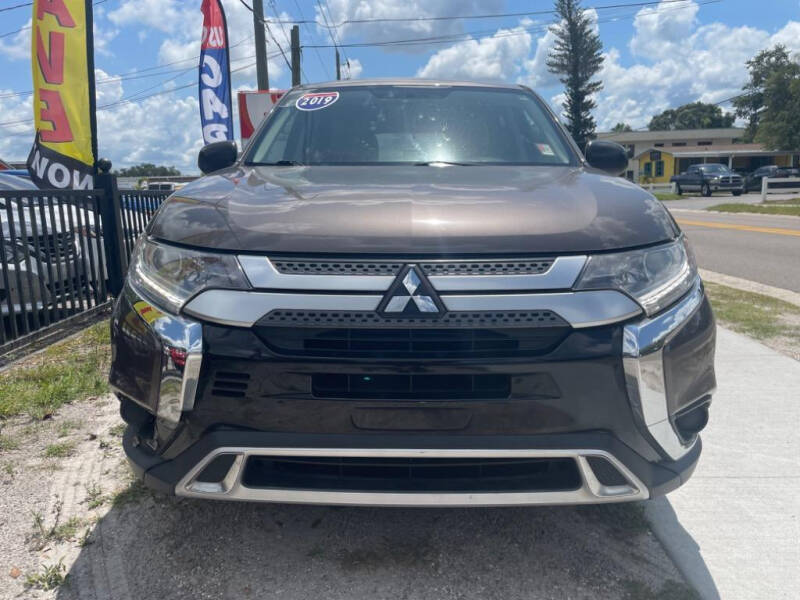 2019 Mitsubishi Outlander ES