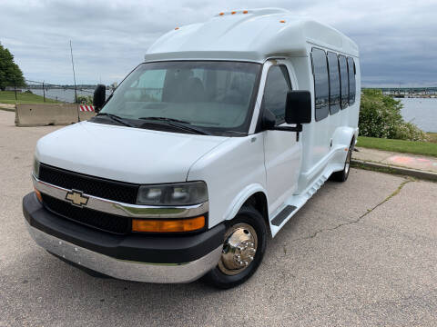 2009 Chevrolet Express Cutaway for sale at SODA MOTORS AUTO SALES LLC in Newport RI