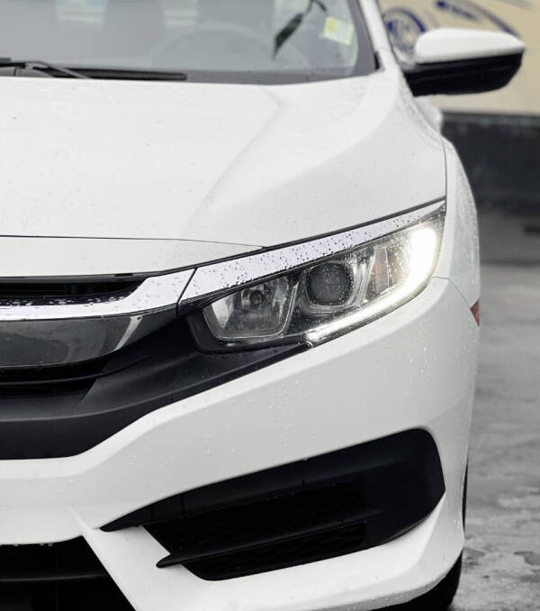 2016 Honda Civic LX photo 3