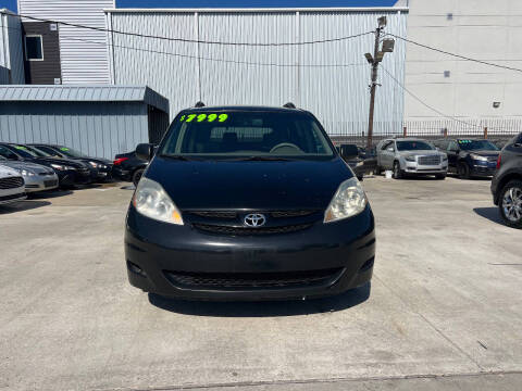 2010 Toyota Sienna CE 7-Passenger