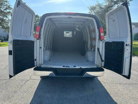 2024 Chevrolet Express 2500