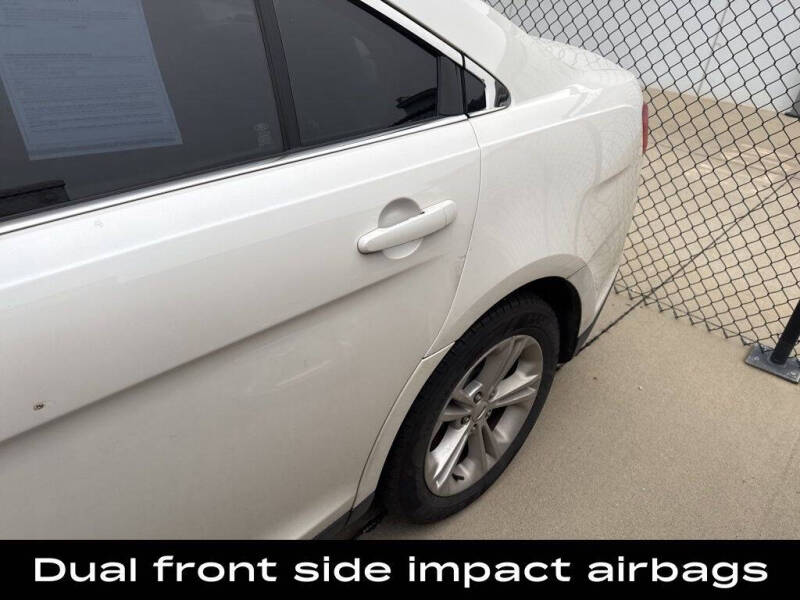 2015 Ford Taurus SEL