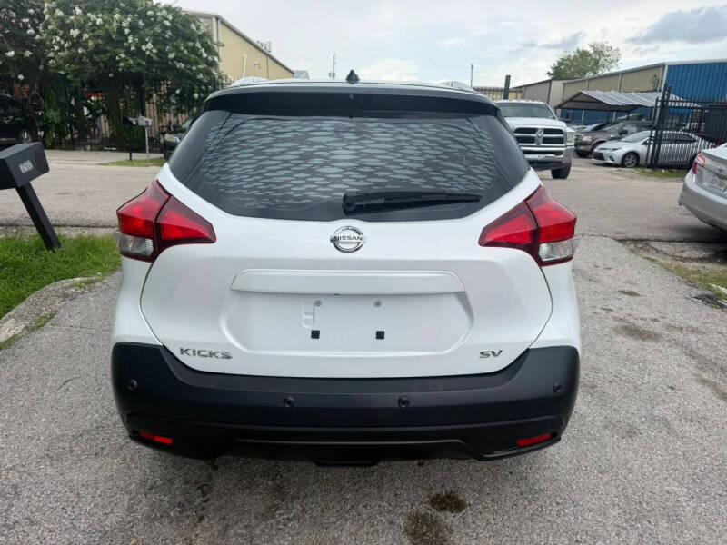 2020 Nissan Kicks SV
