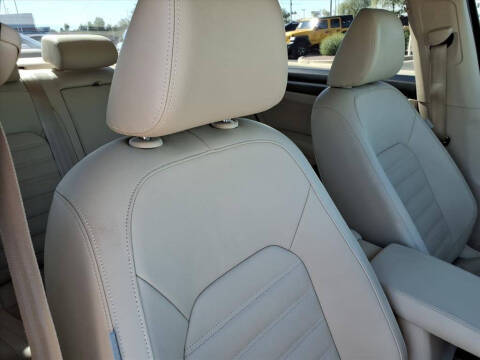 2018 Volkswagen Passat 2.0T SEL Premium