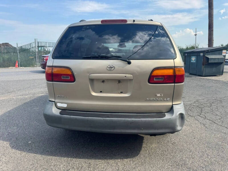 2000 Toyota Sienna