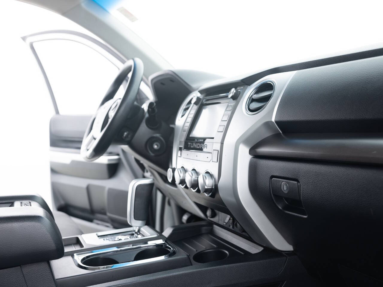 Used Car 2017 Toyota Tundra  Sr5 4x4 4dr Crewmax Cab Pickup Sb (5.7l V8 Ffv) For Sale Under $30,000 In Coal City, Illinois