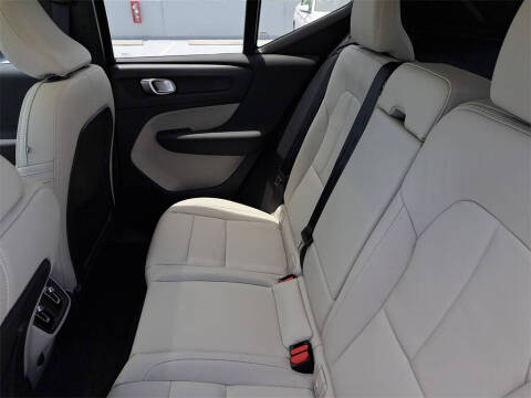 2026 Volvo XC40 B5 Plus