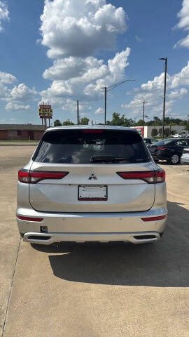 2024 Mitsubishi Outlander SE