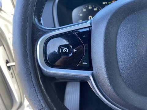 2018 Volvo XC90 T6 Momentum