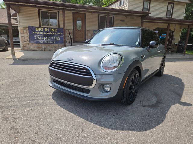 2017 MINI Cooper -'s photo