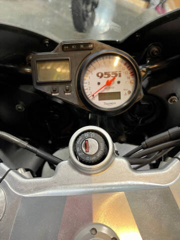 2001 Triumph Daytona 995i