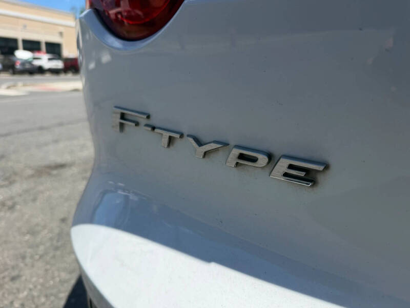2017 Jaguar F-TYPE R
